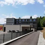 Stunning Woerthersee 15 *