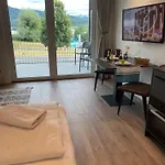 Stunning Woerthersee 15 * Sekull